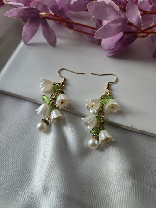 LILY OF THE VALLEY EARRINGS (WHITE)