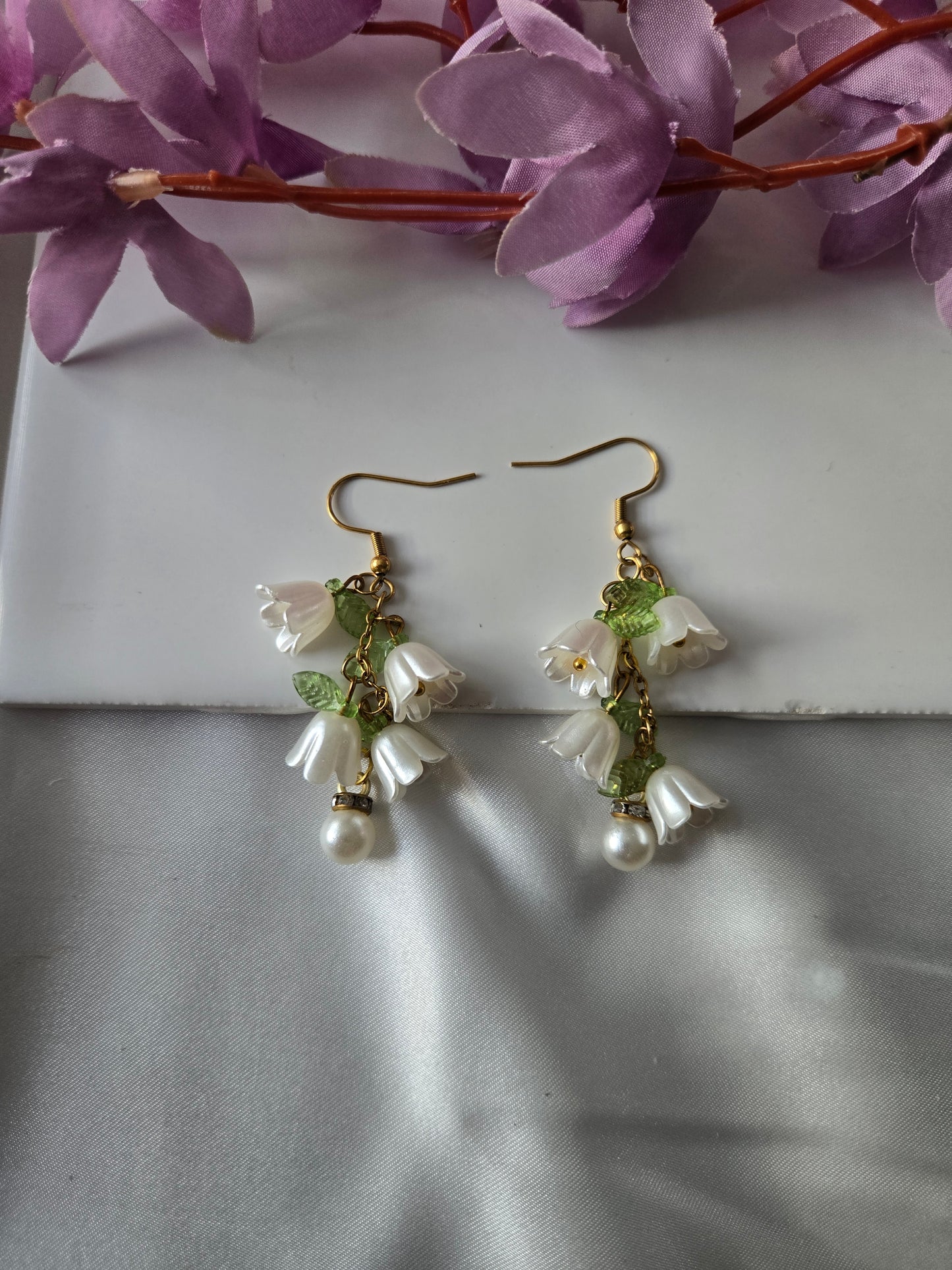 LILY OF THE VALLEY EARRINGS (WHITE)